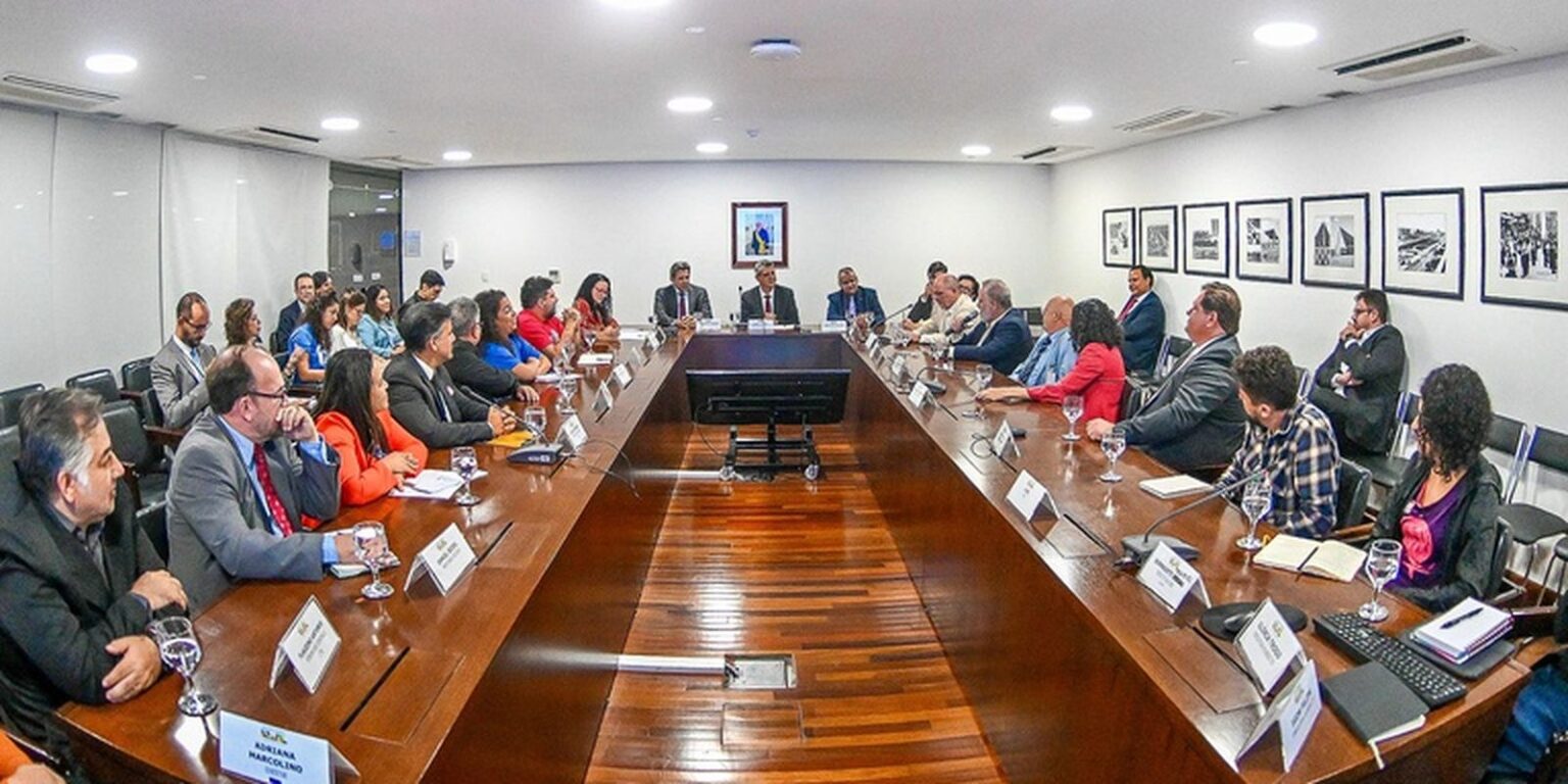 Como isenção de Imposto de Renda sobre PLR afeta as centrais sindicais Como isenção de Imposto de Renda sobre PLR afeta as centrais sindicais