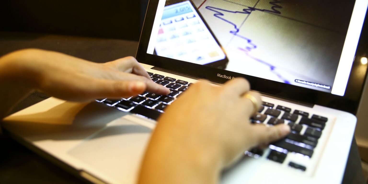 Crescimento de 0,8% no setor de serviços entre janeiro e fevereiro Crescimento de 0,8% no setor de serviços entre janeiro e fevereiro