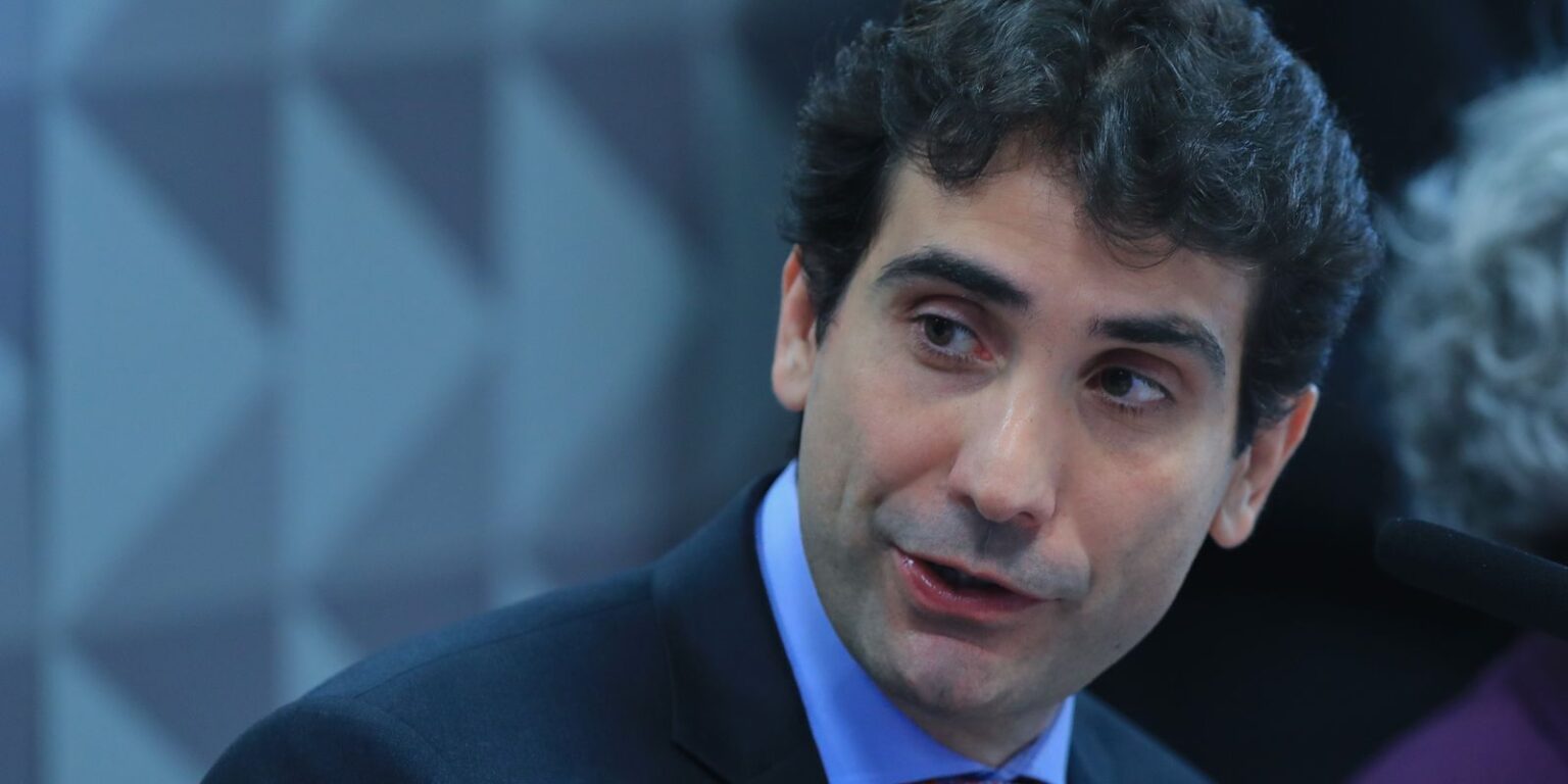 BC ajusta Selic em resposta à guerra de tarifas: Entenda o Impacto