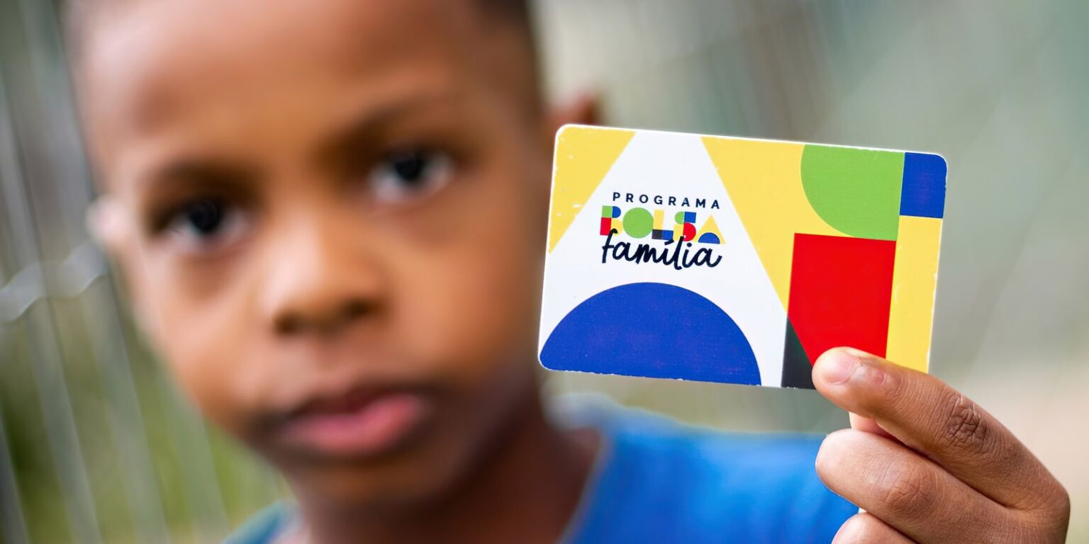 Caixa realiza pagamento do Bolsa Família para beneficiários com NIS final 3 Caixa realiza pagamento do Bolsa Família para beneficiários com NIS final 3