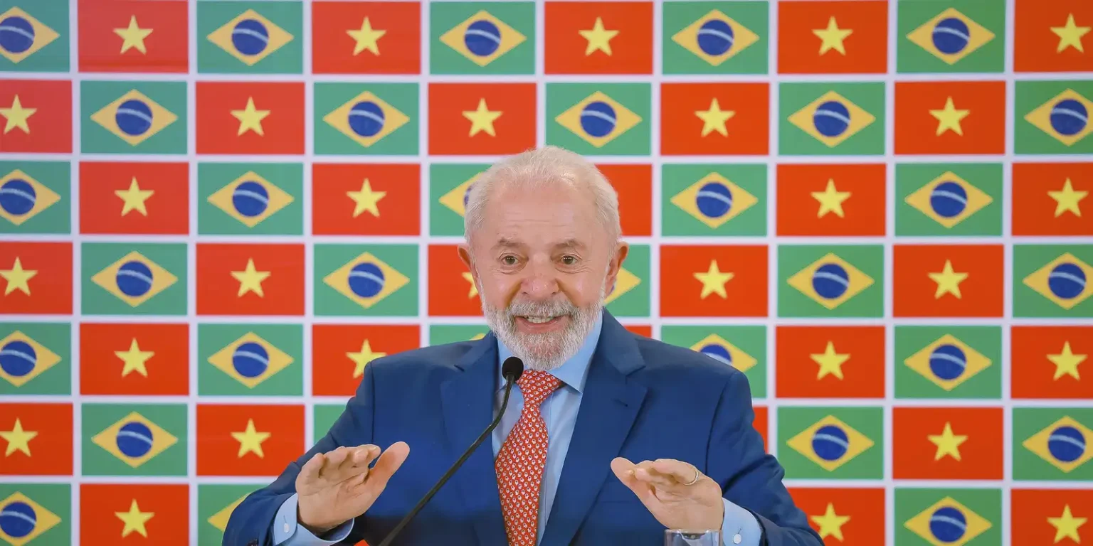 Lula Considera Contatar Trump para Negociar Tarifas