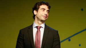 Política Monetária Contracionista: Análise de Galípolo sobre Juros Neutros Altos